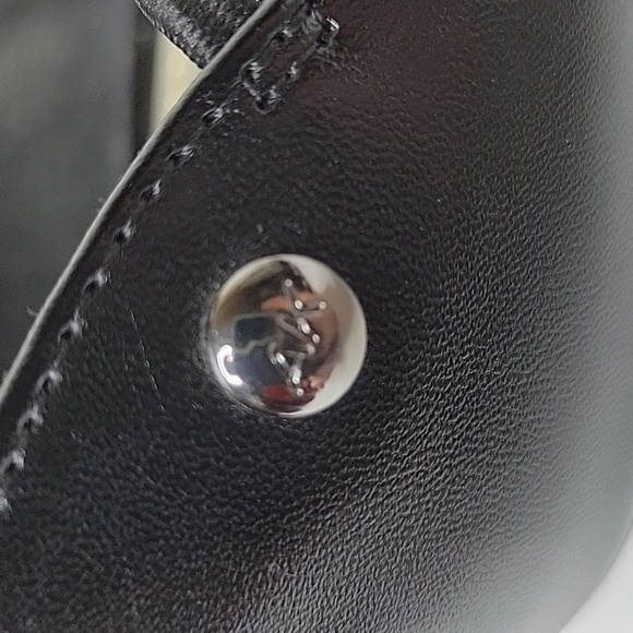 Anne Klein Women's Black Flats Size: 8 - Picture 4 of 5